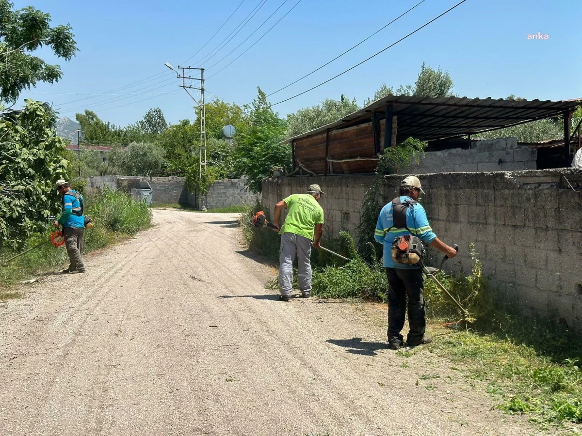 Ceyhan Belediyesi Hamdilli Mahallesi’nde Temizlik Çalışması Yaptı
